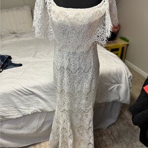 Manijuu White Lace Off-Shoulder Mermaid Gown – Size L